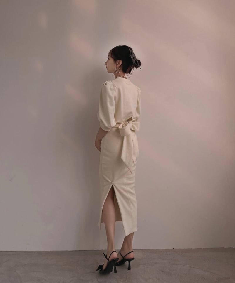 バックリボンスリットワンピース / Back Ribbon Slit One-Piece |