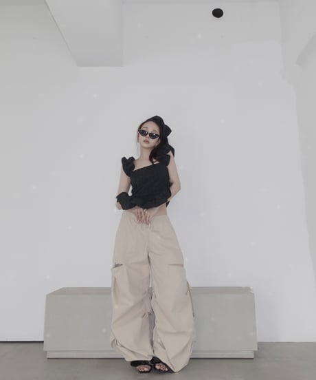 サイドカットボリュームパンツ / Side Cutting Volume Pants