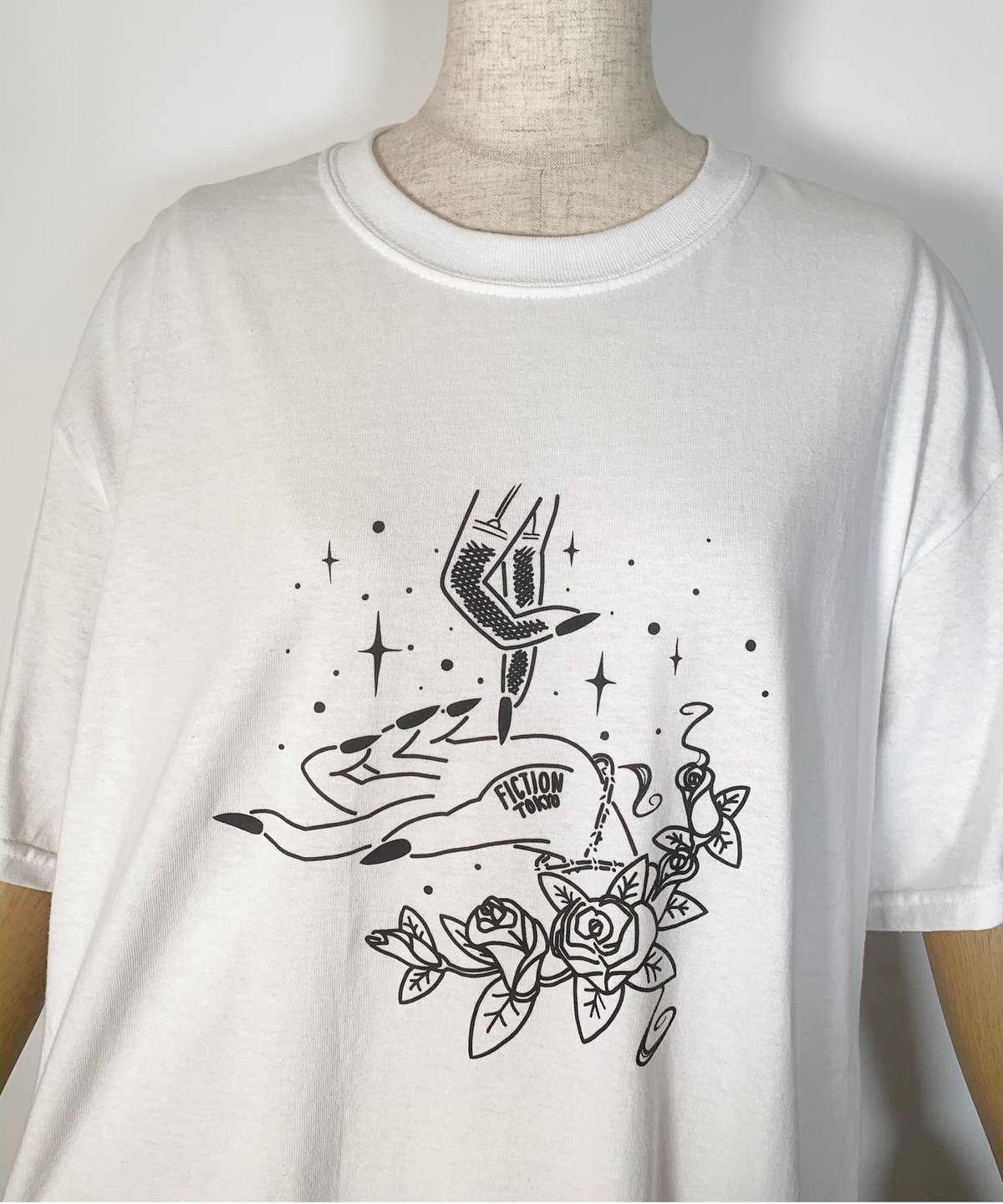 fiction tokyo Tシャツ Front Print T | FICTION TOKYO OFFICIAL SHOP