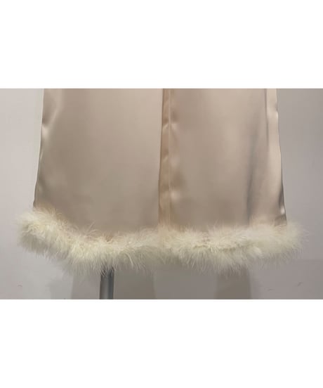 フェザーサテンパンツ / Feather Hem Satin Pants