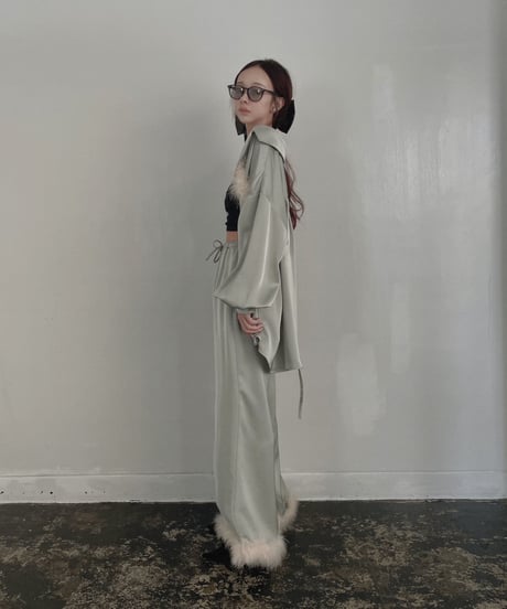 フェザーサテンパンツ / Feather Hem Satin Pants