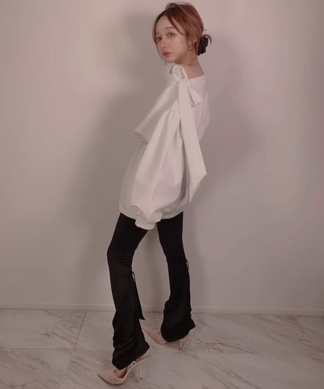 ボリュームスリーブリボントップス　Volume Sleeve Ribbon Tops