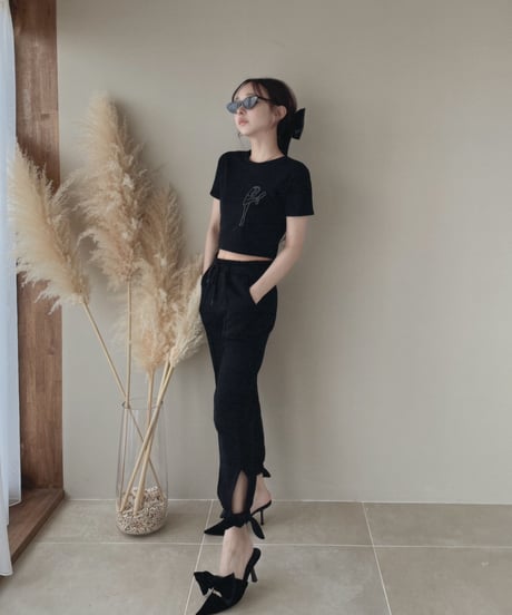 センターシームサイドリボンジョガーパンツ / Center Seam Cropped Side Ribbon Jogger Pants