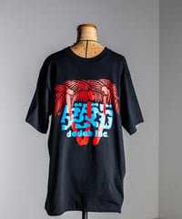 ダダビとリゾートがモチーフのTシャツ