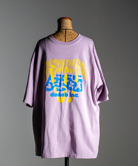 ダダビとリゾートがモチーフのビッグシルエットTシャツ