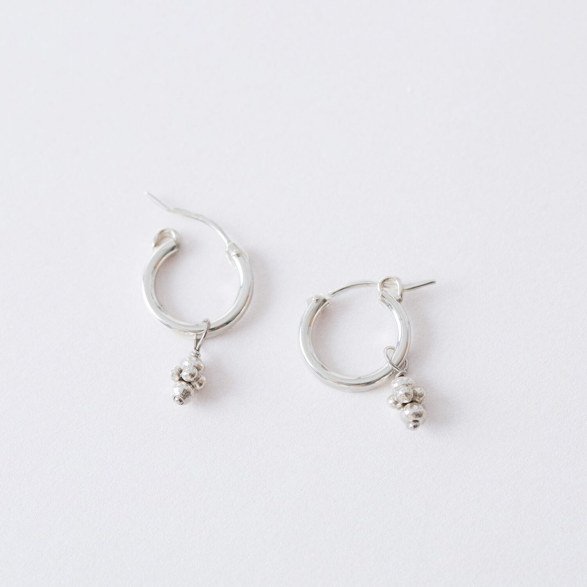 ピアス】SSP815：シルバービーズフープピアス （SV925） | Pisceans 