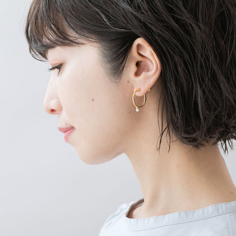 NSE054：フロウラインイヤリング (パール) / Flow Line Earring (