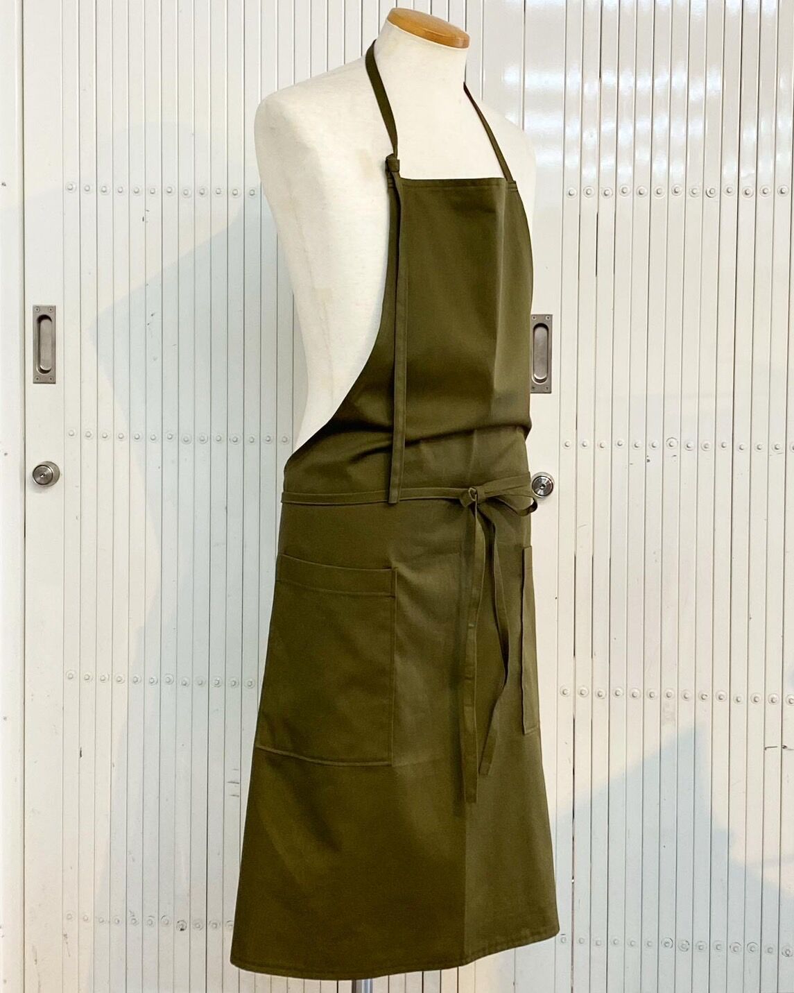 エプロン‗オリーブ | atelier boe ONLINE