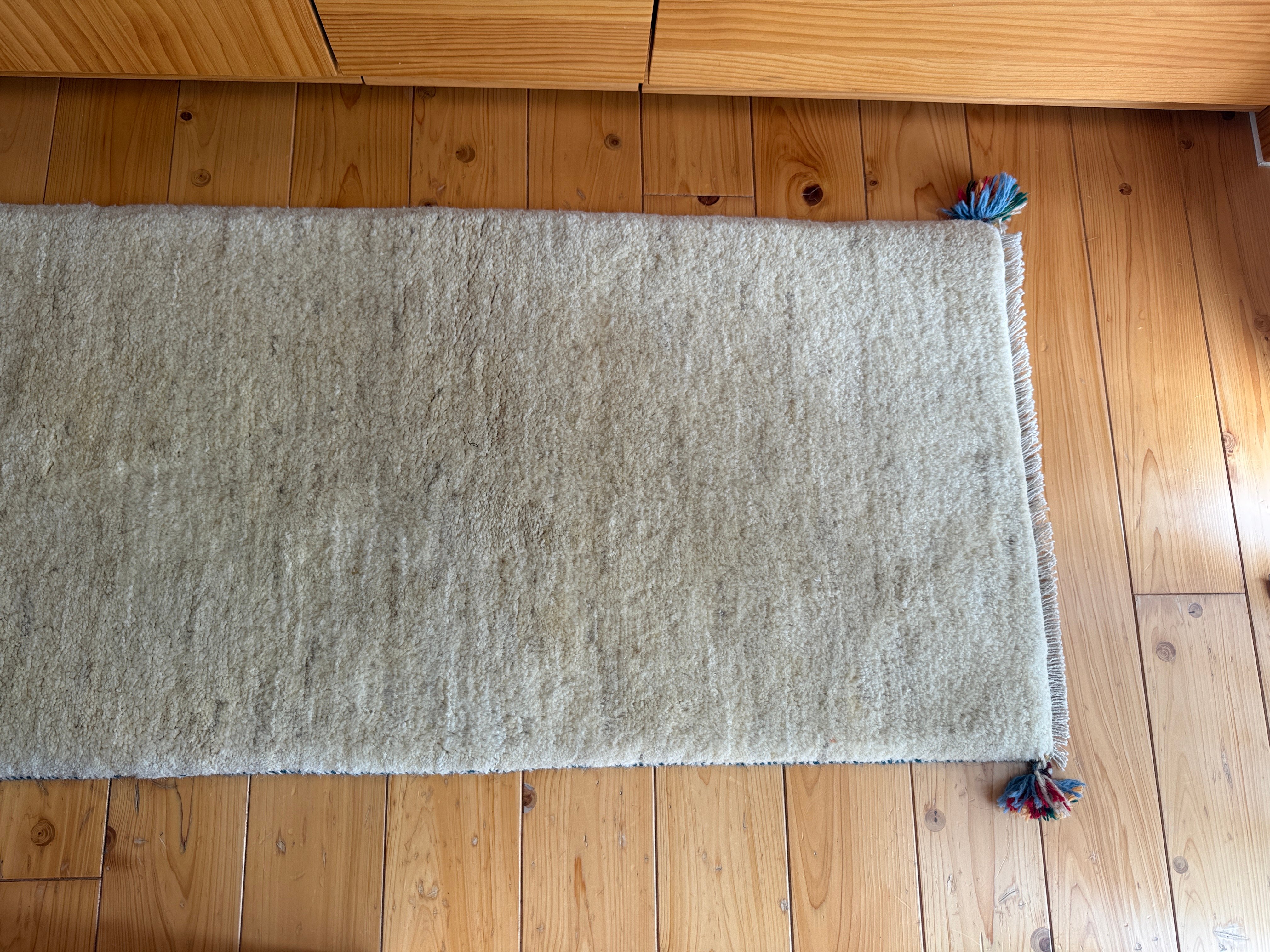 ギャッベ　35×32 厚地 No.33】極厚ランナーサイズギャッベ｜201cm×57cm｜羊そのままの“白”を