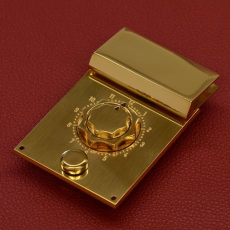 005. CH2W / natural brass