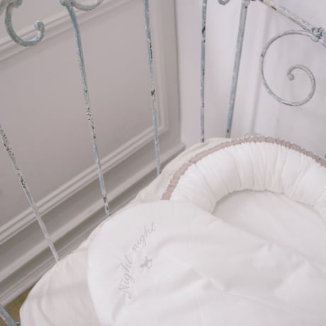 baby nest : smoky pink lace : dobby stripe