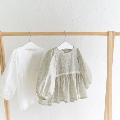 volume sleeve blouse : dobby white