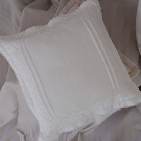 【del 4】× june littlecloset collaboration Night night cushion : white