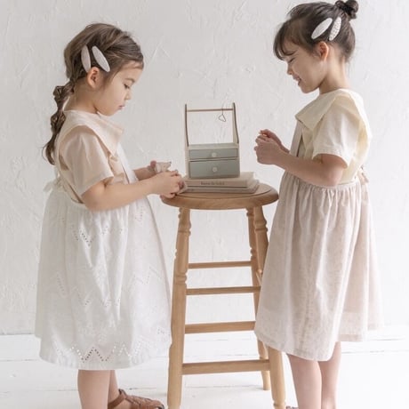apron dress : white lace