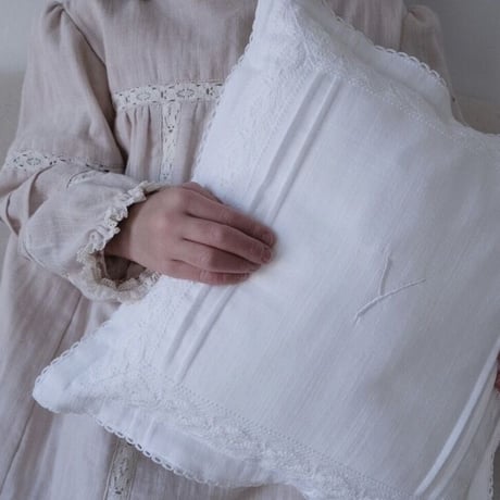 【del 4】× june littlecloset collaboration Night night cushion : white