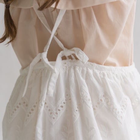 apron dress : white lace