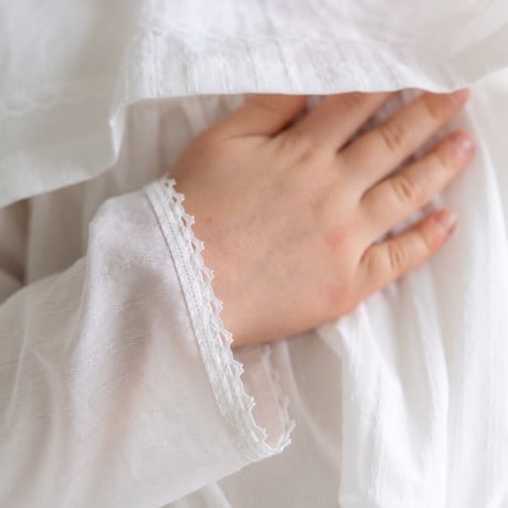 flare collar blouse : dobby white