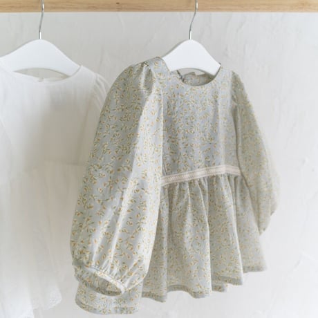 volume sleeve blouse : dobby white