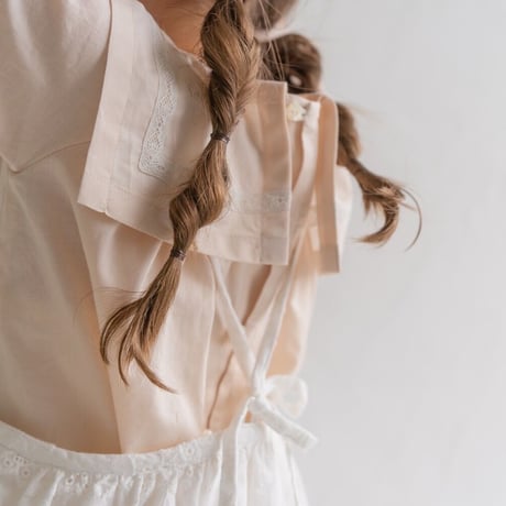 apron dress : white lace
