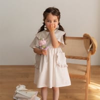 frill lace apron one piece：calin flower