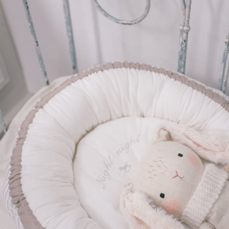 baby nest : smoky pink lace : dobby stripe