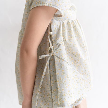 crepe blouse :  mist flower