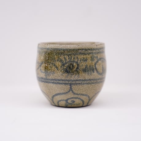 梅本尋司　U-82-3　青花湯呑　安南　唐草