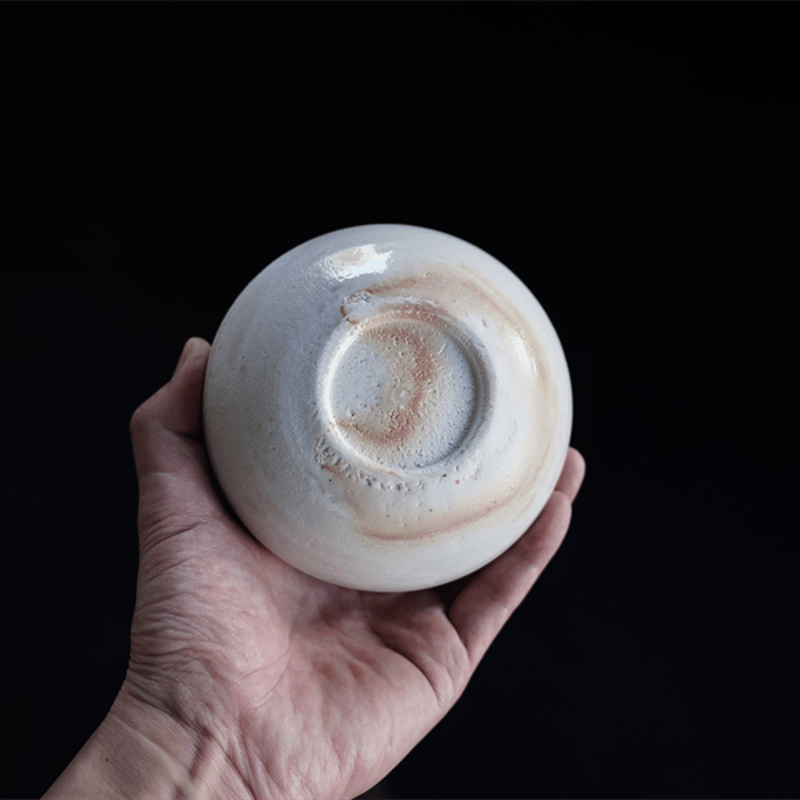 NO.8 八田亨 白磁焼き〆花入れ | JIBITA