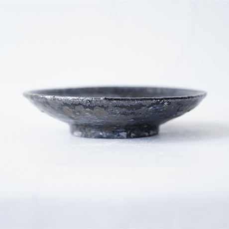 NO.412　八田亨　黒掛4寸皿