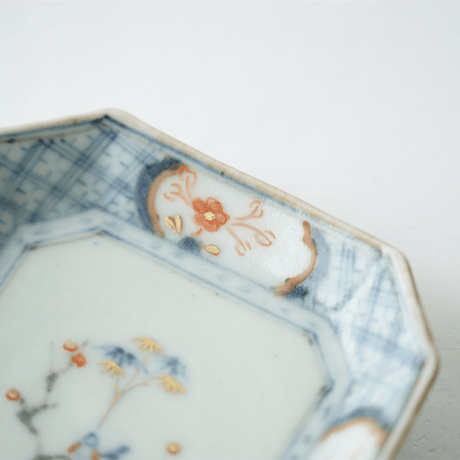 NO.6　　村山朋子　染錦小鳥角皿　SS　※個体差あり