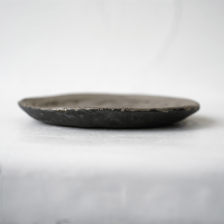 NO.23-2　芳賀稔　黒銀5寸皿　Φ14㎝