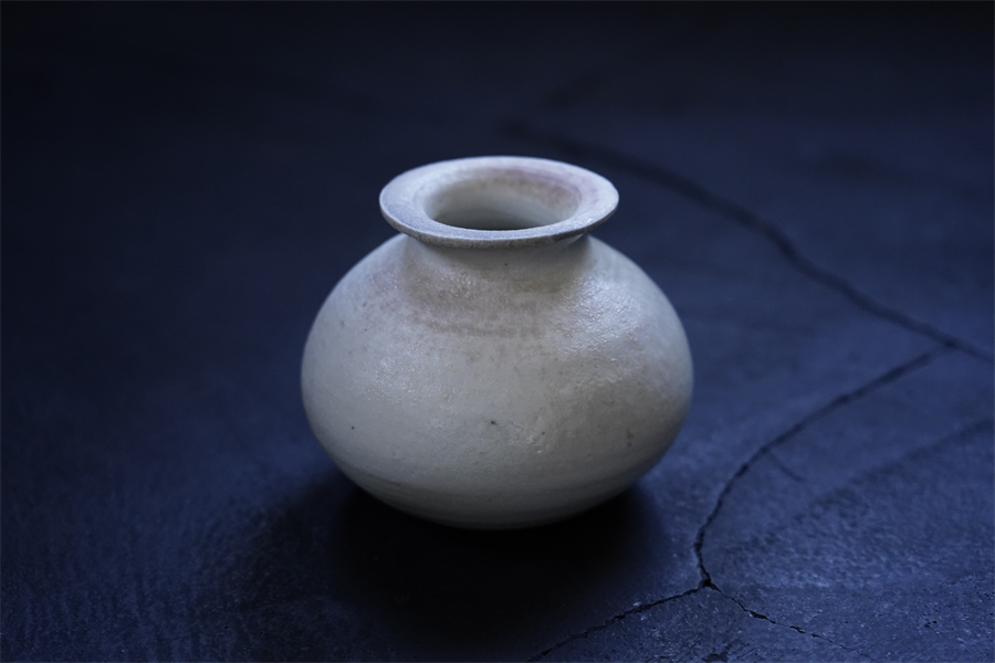 陶器 花入れ 白釉薬 球体 Ac-248 陶器 花入れ 白釉薬 球体 Ac-248 陶器 花入れ 白釉薬 球体 Ac-248