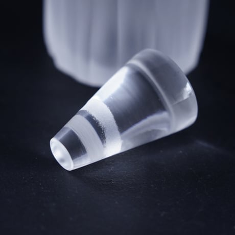 8-2　貴島雄太朗　削紋oil bottle