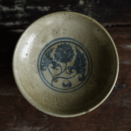 梅本尋司　U-88-2　青花牡丹文台皿　中国