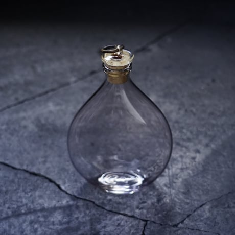 菊地大護　3.  Skittel　hip flask