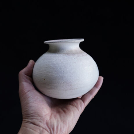 八田亨さん　壺　花器 NO.8 八田亨 白磁焼き〆花入れ | JIBITA