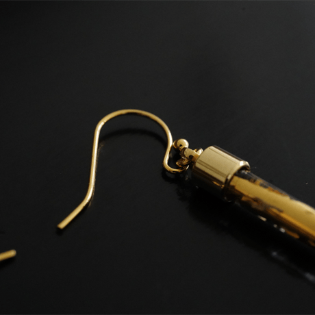 BELLEZA Glass Jewelry　ロングゴールドピアス