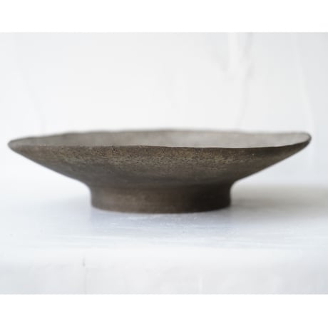 NO.27　芳賀稔　銀彩鉢　  Φ25.5㎝