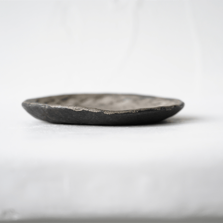 NO.23-7　芳賀稔　黒銀5寸皿　Φ14㎝