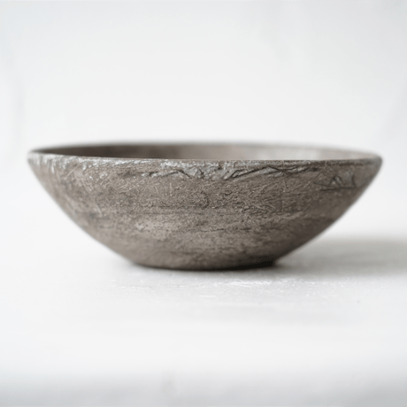 NO.22-2　芳賀稔　黒銀4寸鉢　Φ13.8㎝