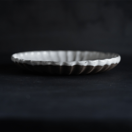 隣窯　　曇天輪花皿　Φ18.7㎝　　DT　A