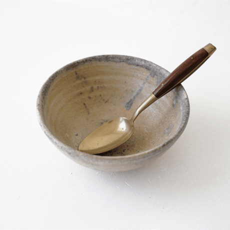 NO.42-4　芳賀稔　埋め焼き白　5寸鉢 　Φ15㎝