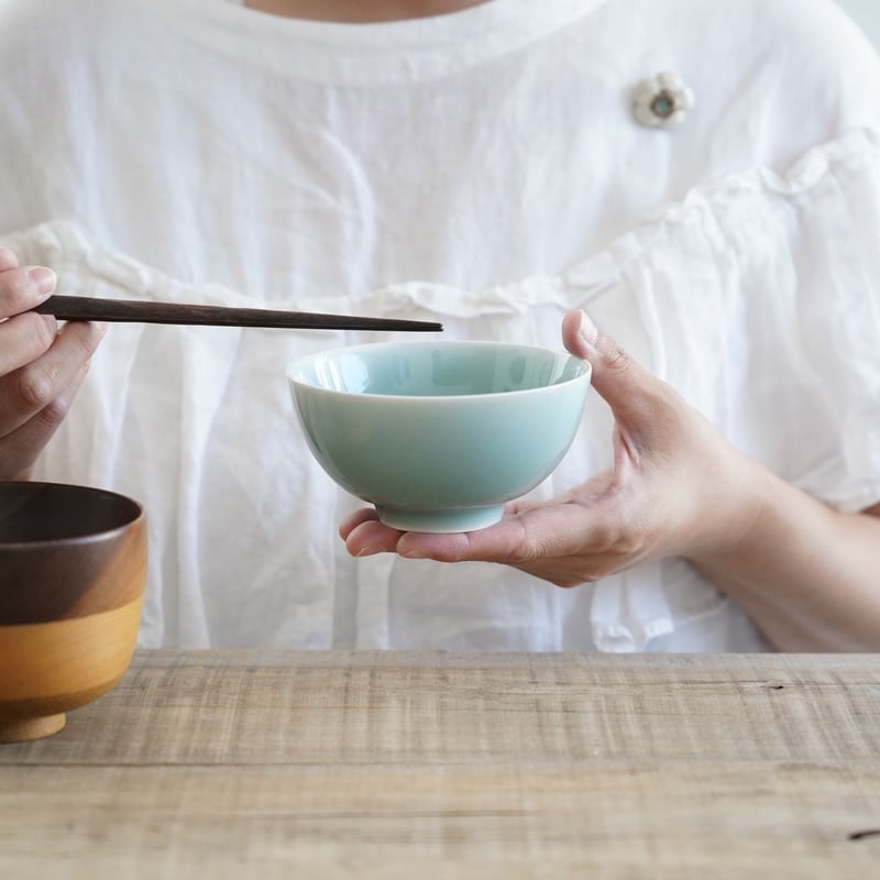 青磁　茶碗① 青磁輪花茶碗 鎹（馬蝗絆 ばこうはん） | 展示作品 | マスプロ