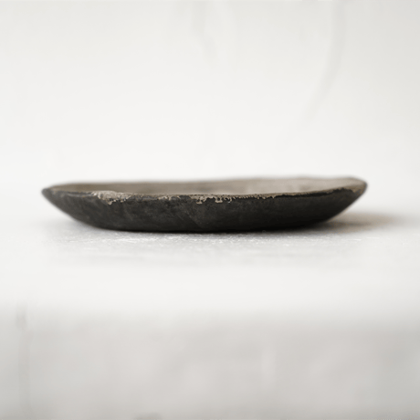 NO.23-4　芳賀稔　黒銀5寸皿　Φ14㎝
