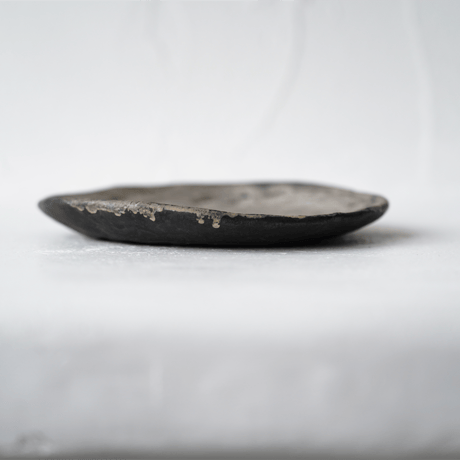 NO.23-8　芳賀稔　黒銀5寸皿　Φ14㎝
