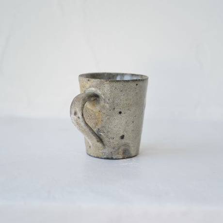 八田亨　白掛マグカップ　A