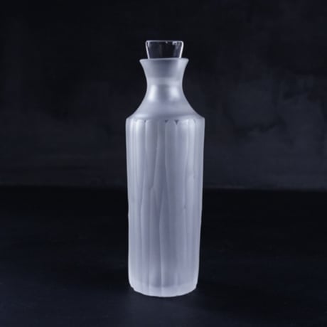 8-2　貴島雄太朗　削紋oil bottle
