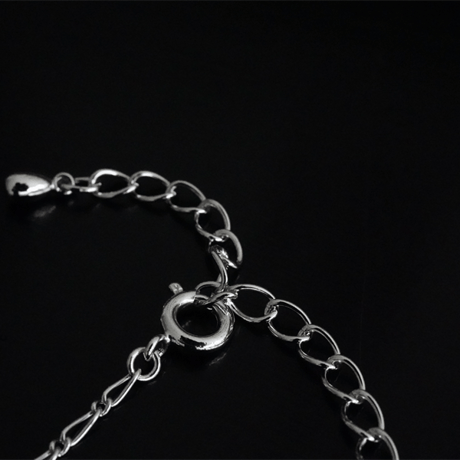 BELLEZA Glass Jewelry　プラチナカーブネックレス