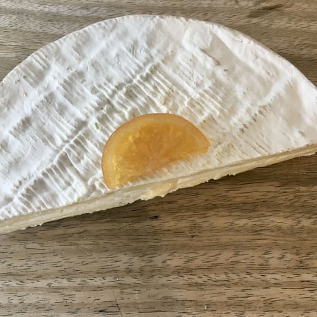 FIN BRIARD A LA LIQUEUR D’ORANGE　　オレンジ風味のブリー