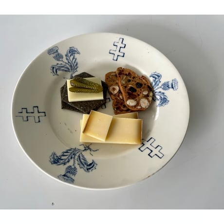 クラッカー　「トースト デーツ ヘーゼルナッツ パンプキンシード」 FOR CHEESE DATES, HAZELNUTS AND PUMPKIN SEEDS